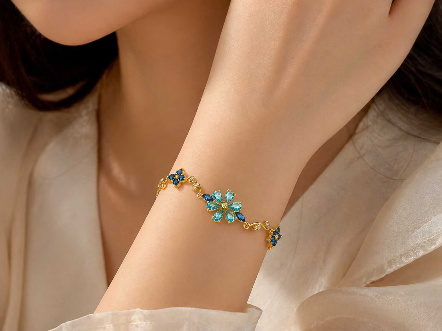 Elegant Blossom Crystal Bracelet - 18K Gold Plated